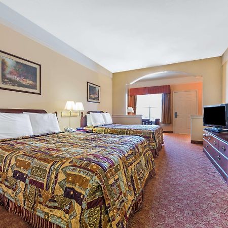 Super 8 By Wyndham Greenville Exterior foto